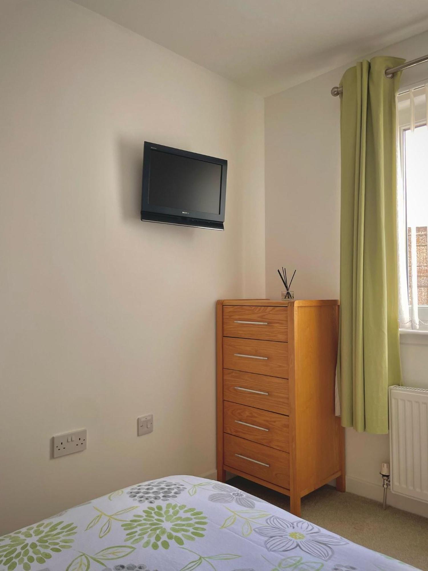 Bright 2-Bedroom Apartment With Parking In มอนโทรส ภายนอก รูปภาพ