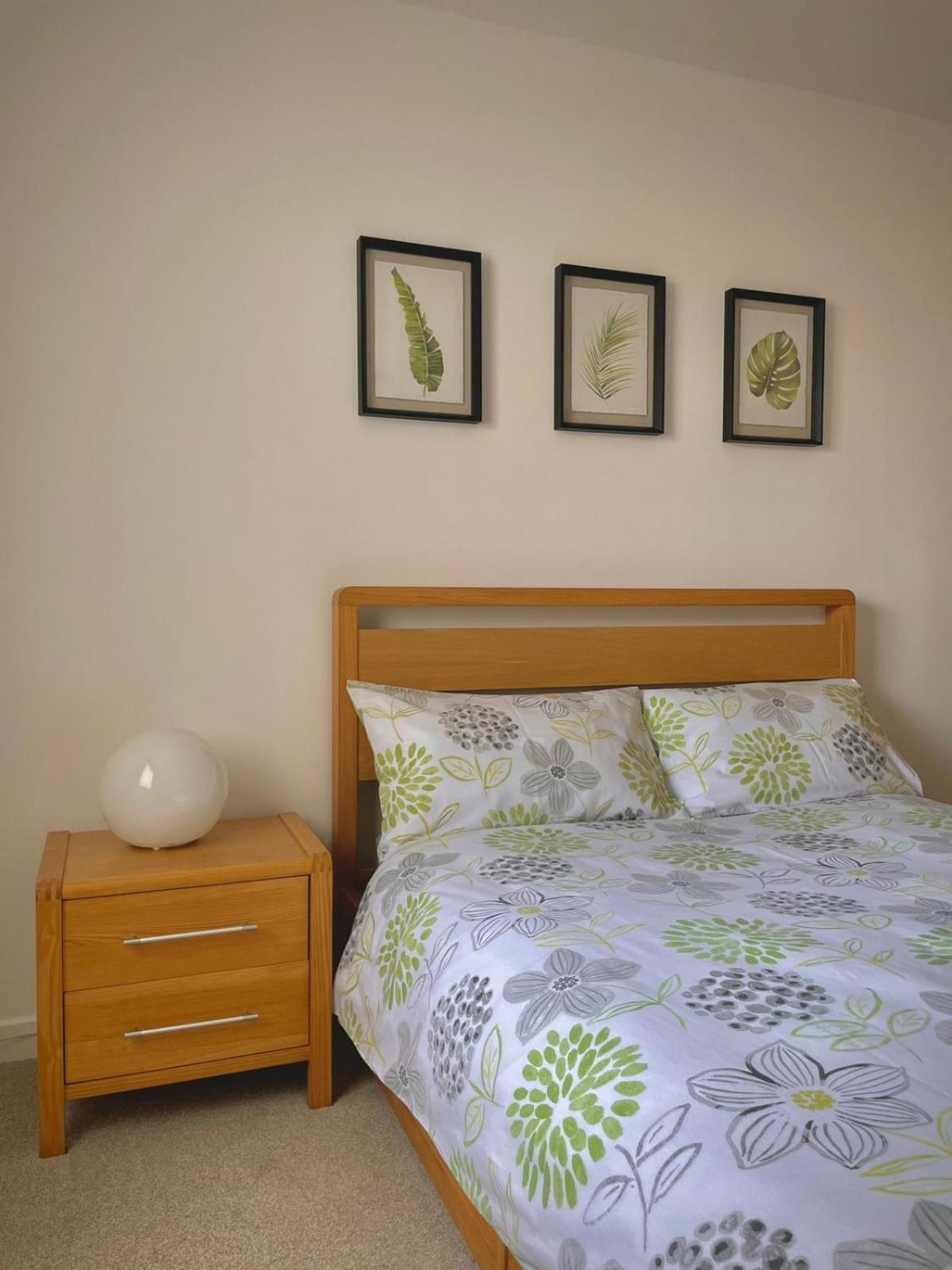 Bright 2-Bedroom Apartment With Parking In มอนโทรส ภายนอก รูปภาพ