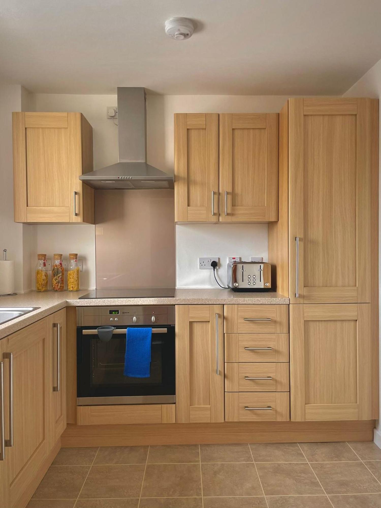 Bright 2-Bedroom Apartment With Parking In มอนโทรส ภายนอก รูปภาพ