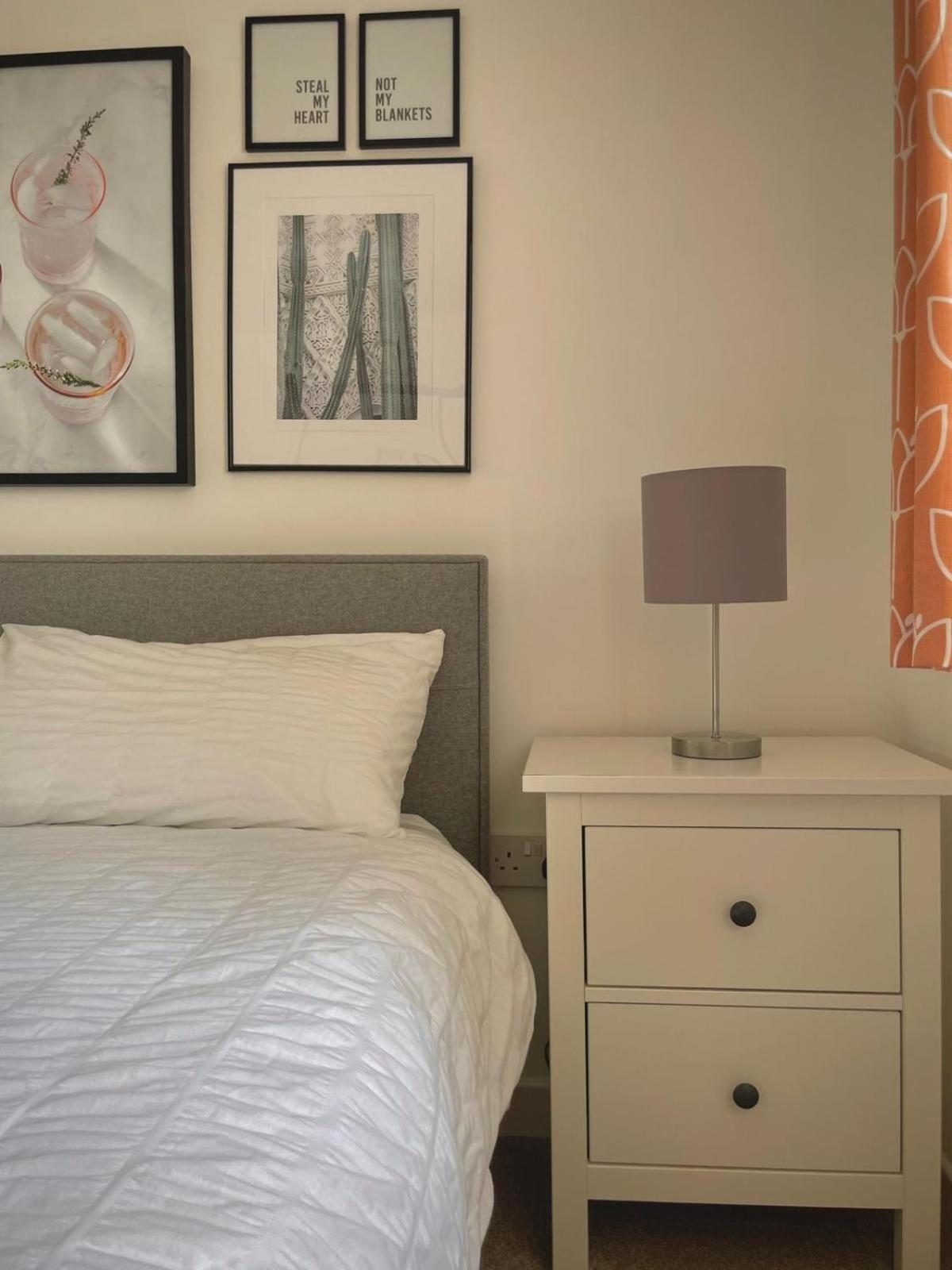 Bright 2-Bedroom Apartment With Parking In มอนโทรส ภายนอก รูปภาพ