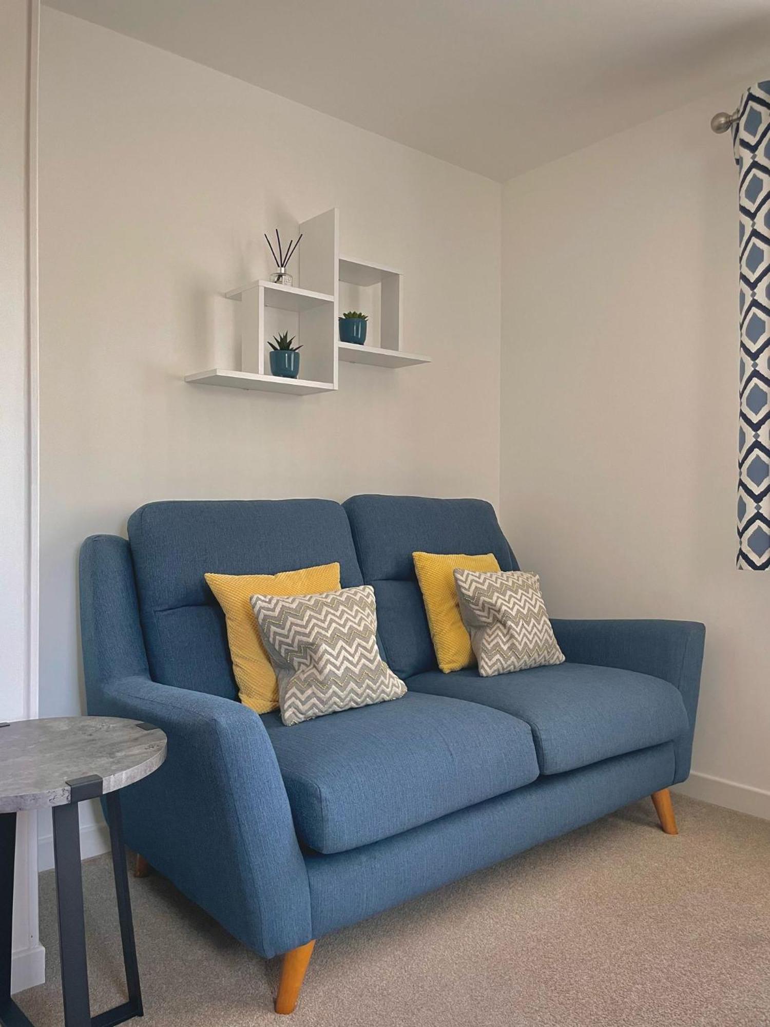 Bright 2-Bedroom Apartment With Parking In มอนโทรส ภายนอก รูปภาพ